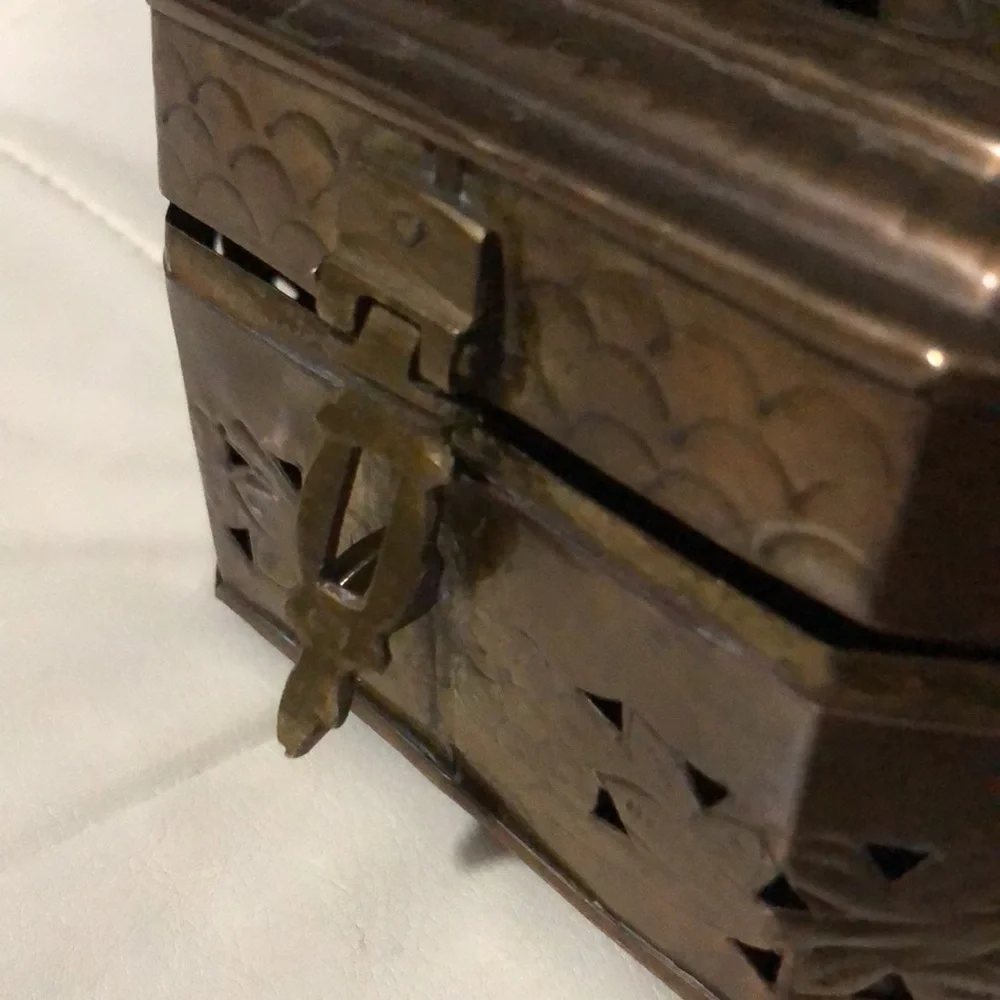 Vintage Brass Cricket Box-5x3.5x3